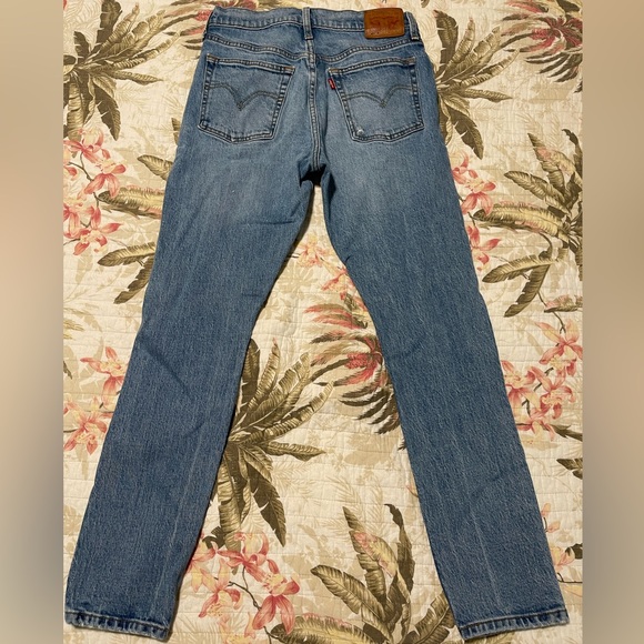 Levi's 501 Skinny Jeans with Distressed Vintage Look - Picture 2 of 5